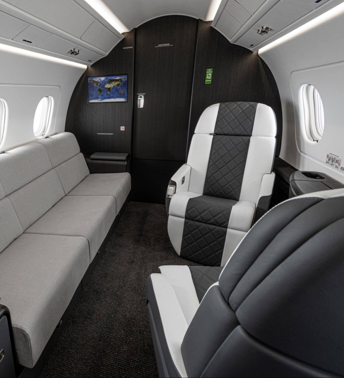 2016 Embraer Legacy 500_cabin_2