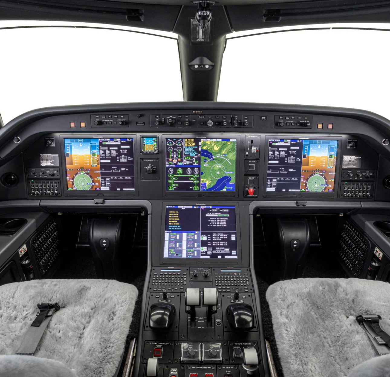 2016 Embraer Legacy 500_cockpit