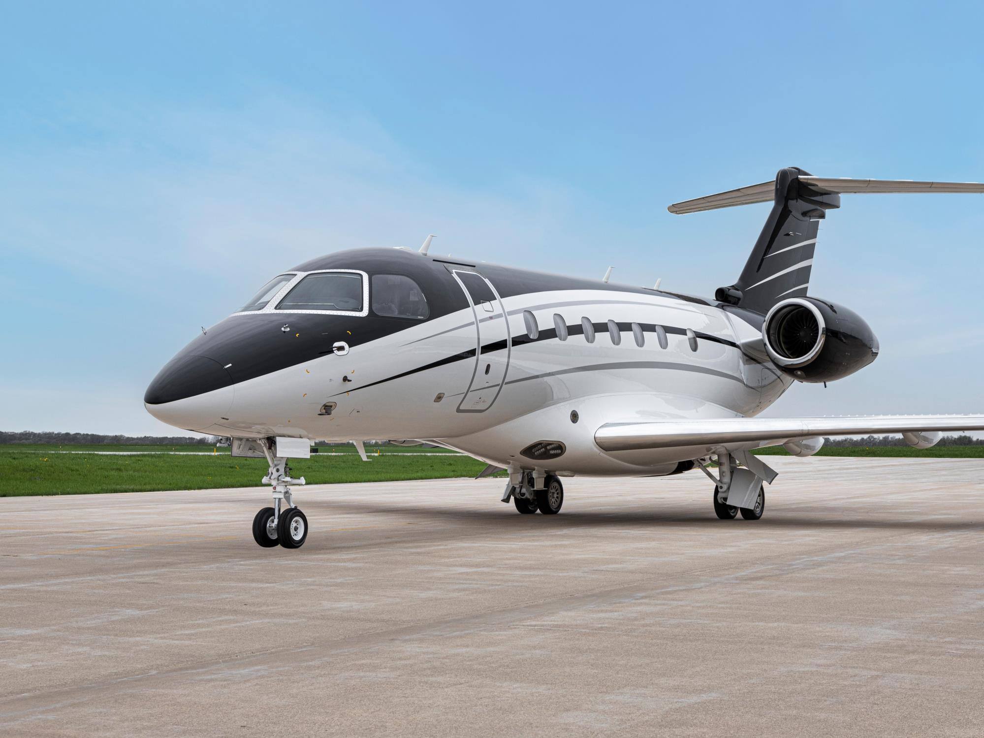 2016 Embraer Legacy 500_full plane_2